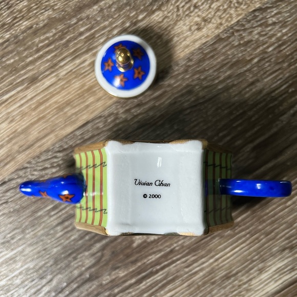 Vivian Chan Mini Fan Shaped Seashore Teapot 2000 Decor - Picture 2 of 4